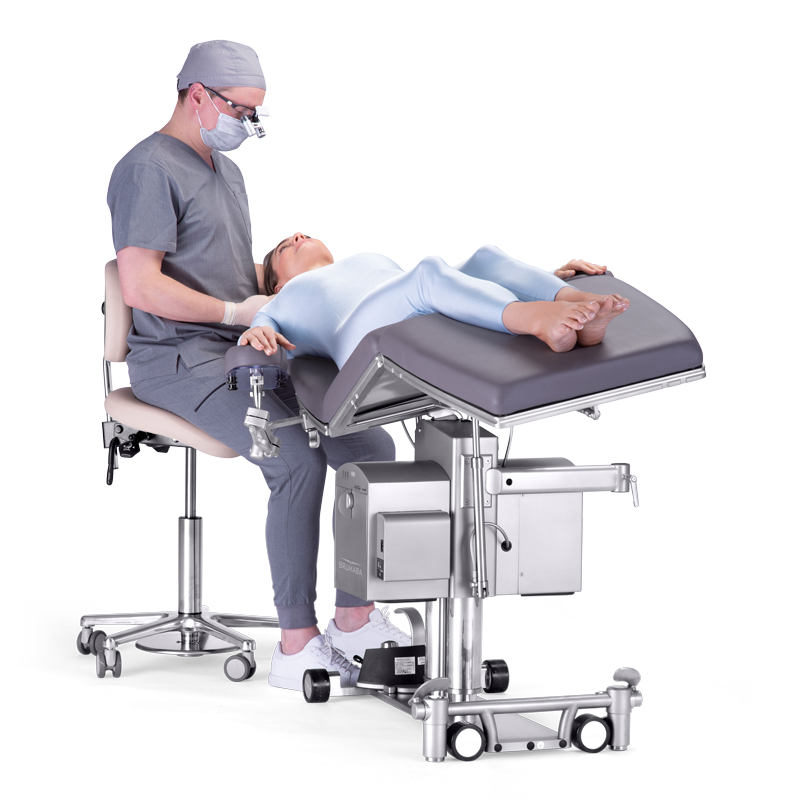 Operare in modo ergonomico con l'attrezzatura operatoria BRUMABA